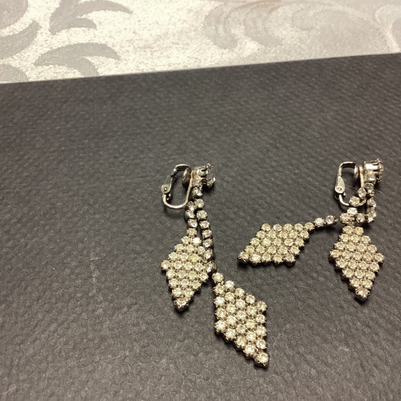 Vintage Rhinestone drop dangle earrings. Vintage BLING !!!MOMS COLLECTIONS 💃 - Picture 6 of 6